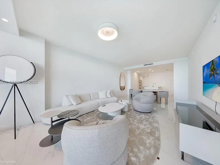 700 NE 24th St #1403 — Photo 7