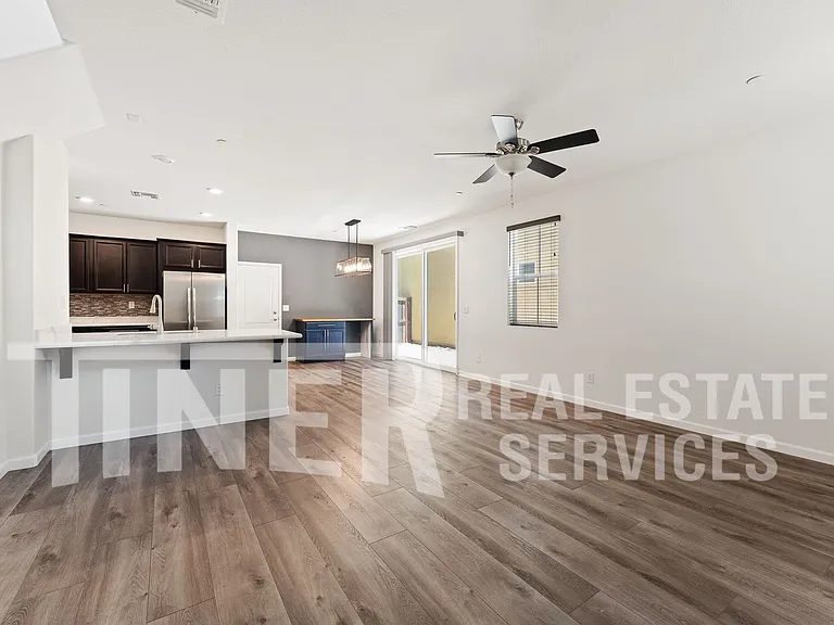 3027 Club Center Dr — Photo 3