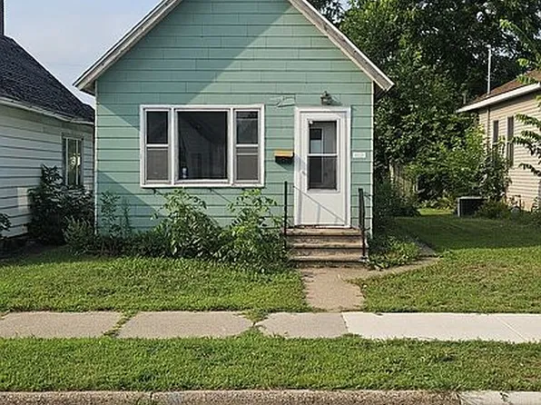 1007 E 8th St, Winona, MN 55987