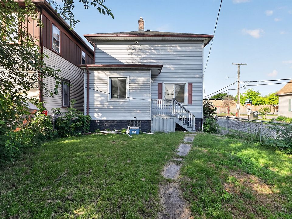 67 E Pleasant St, photo 16