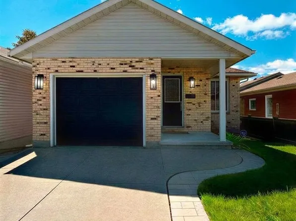 663 Grove Ave, Sarnia, ON N7V 2Y2