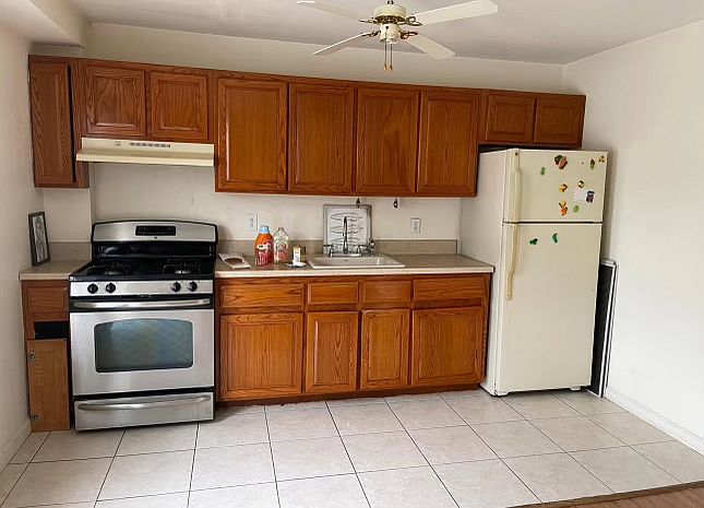 2nd image of 123 Essex Dr #1