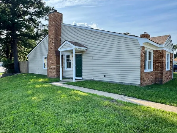 801 Chalk Ct, Virginia Beach, VA 23462