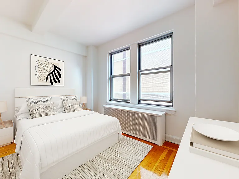 301 E 38th St #15J — Photo 2