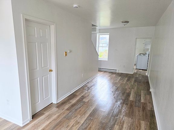 5th image of 1107 Read St