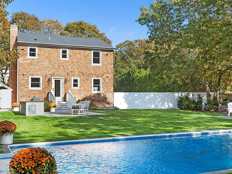 5 Amagansett Dr E — Photo 31