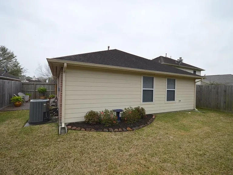 2627 Spring Dusk Ln — Photo 18