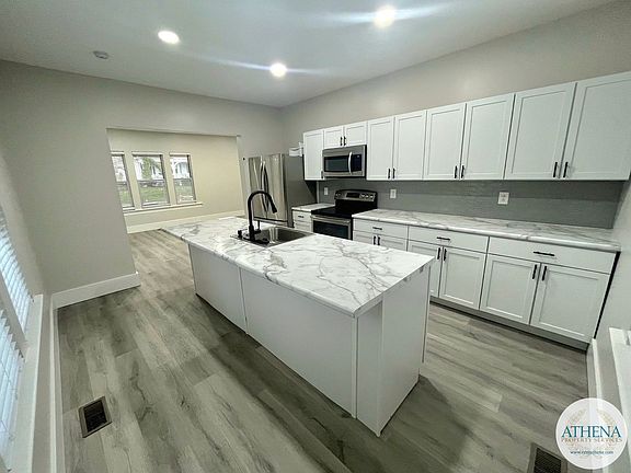 4th image of 631 North St