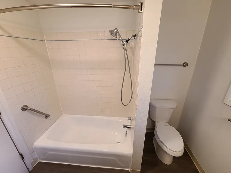 230 SW Maple St #230A — Photo 11