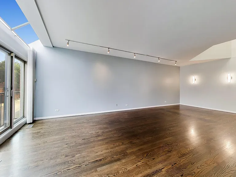 171 W Goethe St #B — Photo 11
