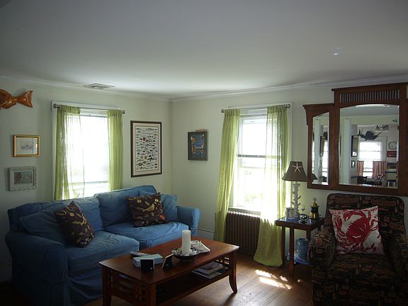 3rd image of 32 Braintree Ave