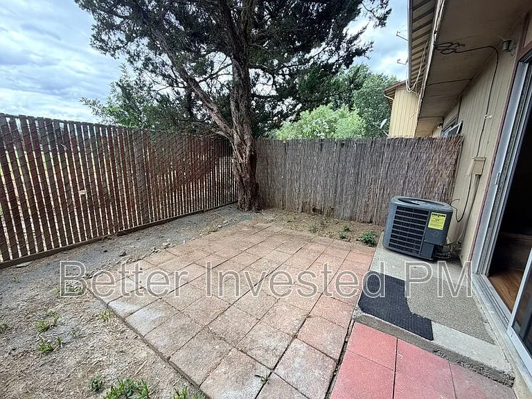 976 Marlene St — Photo 8