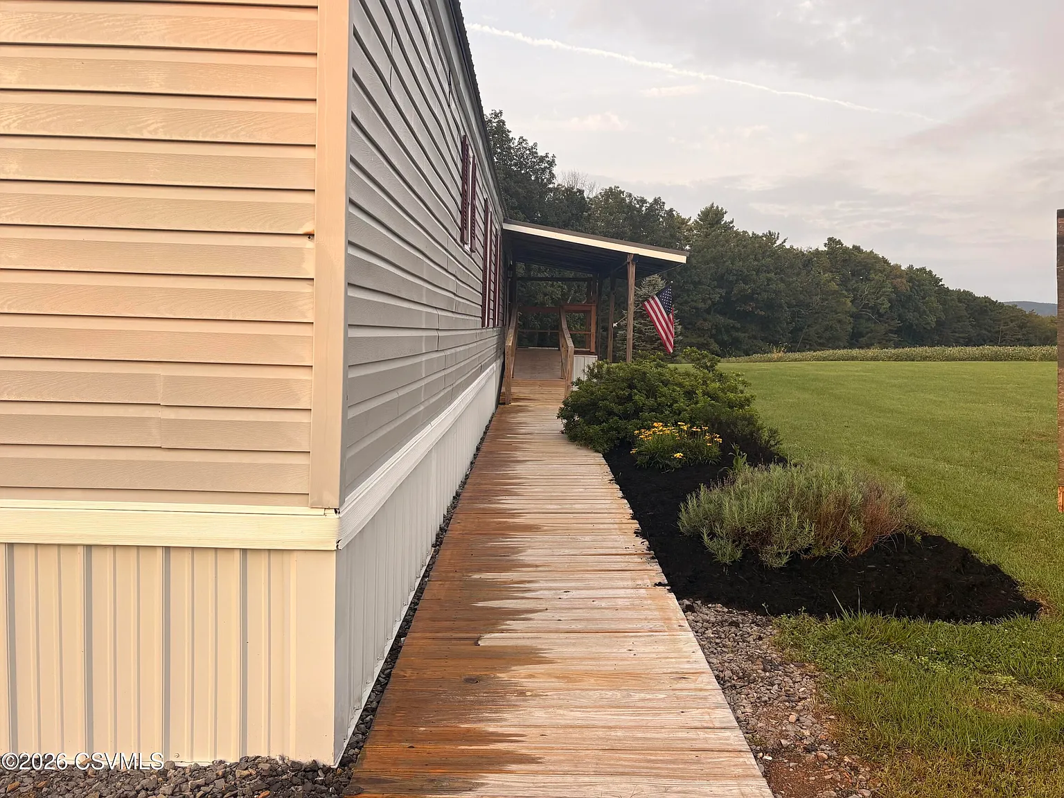 3 bed, 1000 sqft, $950 — Photo 3