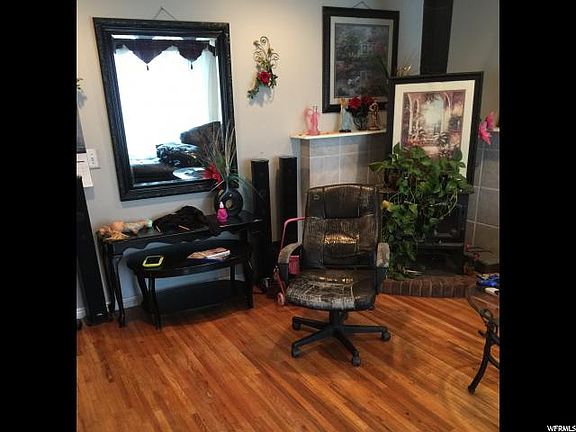 3rd image of 1247 N Catherine St