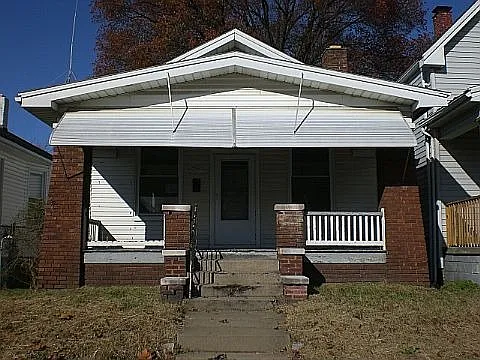 1009 W Iowa St photo 1