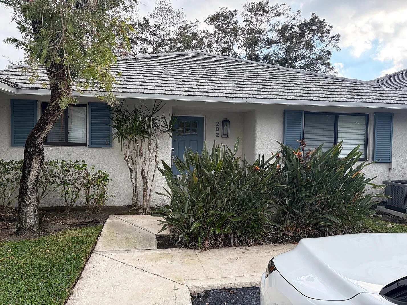 2 bed, 2.0 bath, 1135 sqft, $8,000 — Photo 1