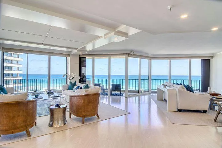 3 bed, 4.5 bath, 3955 sqft, $25,000 — Photo 3