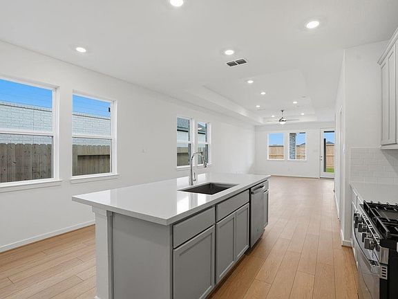 3rd image of 22127 Rangemore Dr