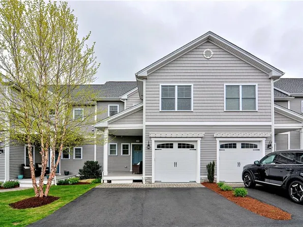 1 Desiree Ct Unit E, Smithfield, RI 02917