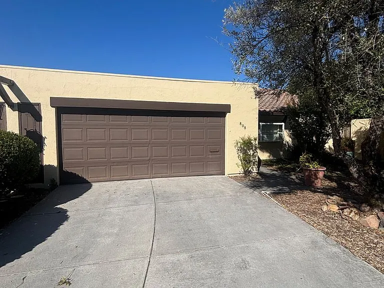 808 Shady Oak Dr — Photo 15