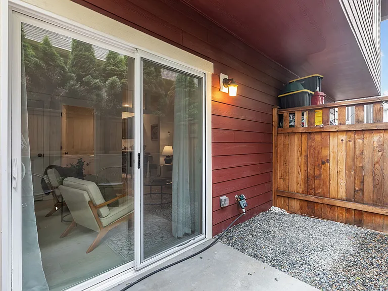 4854 Delridge Way SW #B — Photo 32