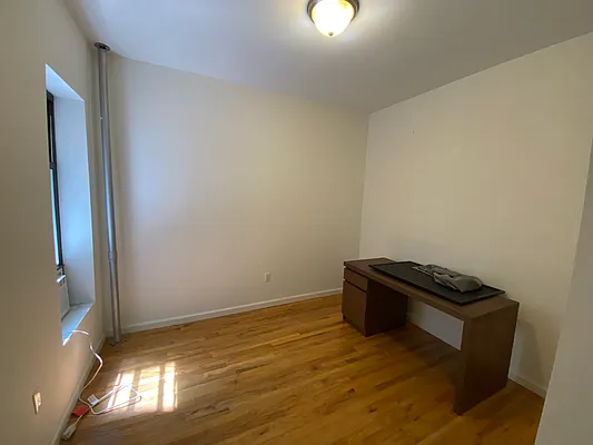 Rented by Peter R. Hungerford, LREB | media 32