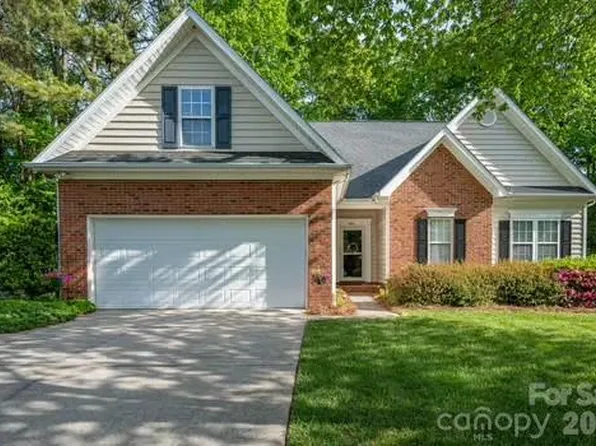 1614 Iverness Ct, Gastonia, NC 28056