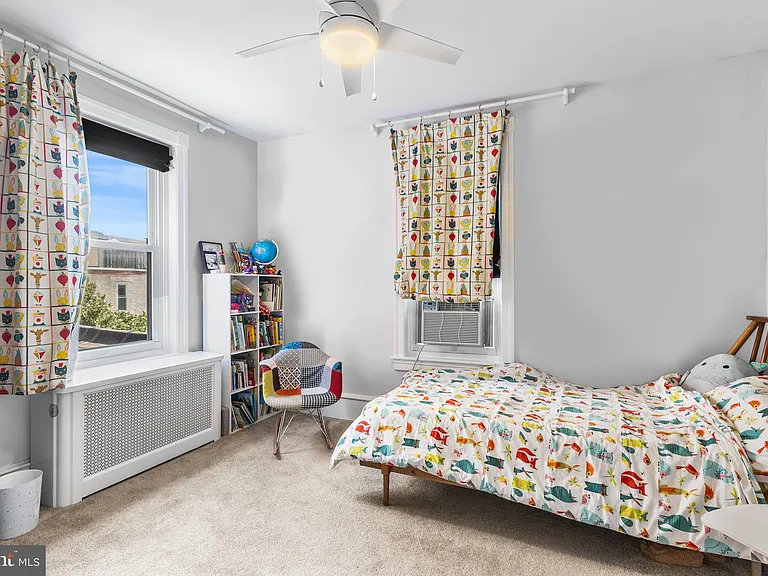 1513 E Moyamensing Ave — Photo 18