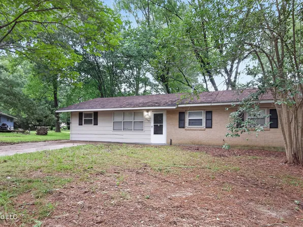 350 Queen Margaret Ln, Jackson, MS 39209