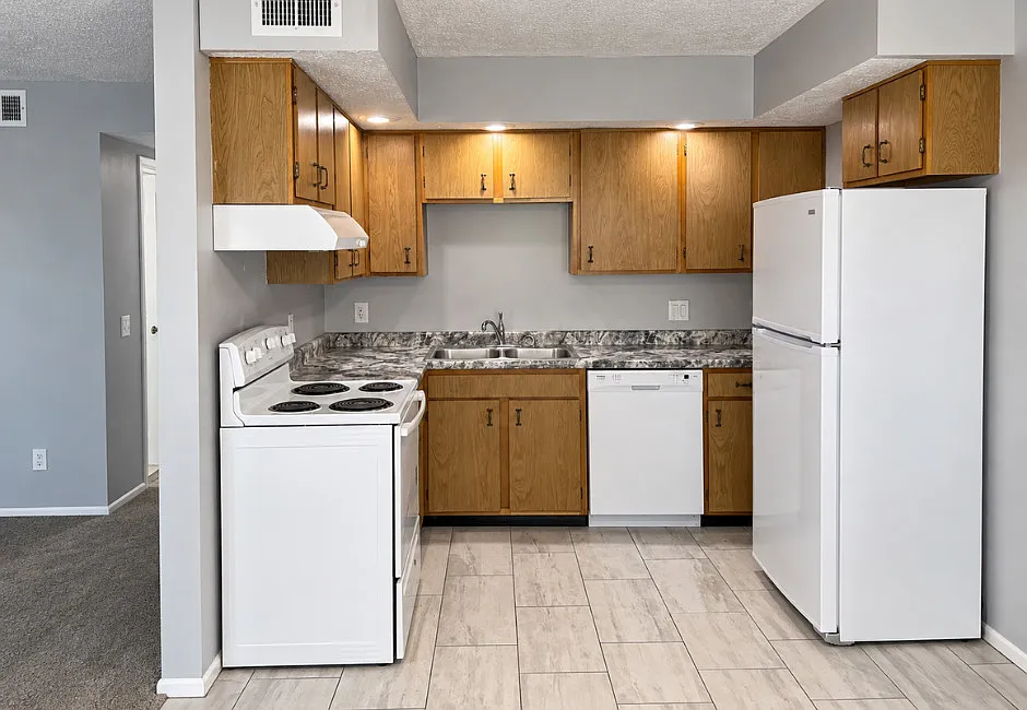 2 bed, 12248 sqft, $1,300 — Photo 2