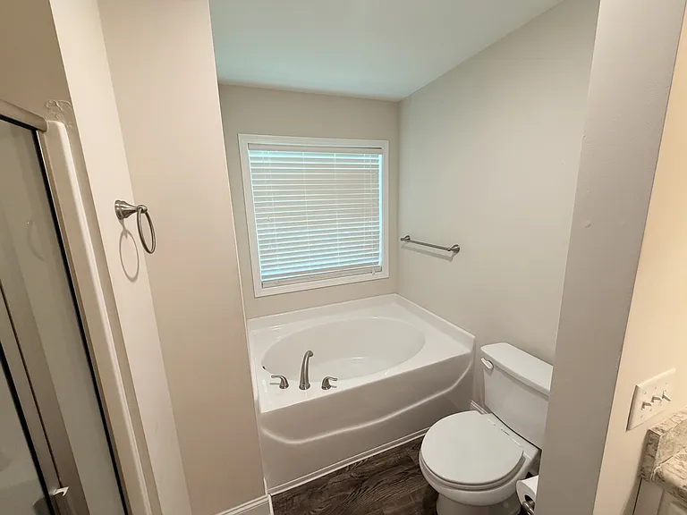 217 Stillwater Dr — Photo 11