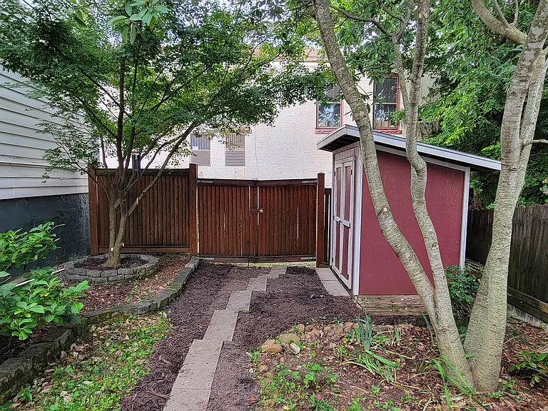 2121 E Marshall St #A — Photo 16