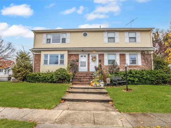 159 Collins Avenue, Williston Park, NY 11596