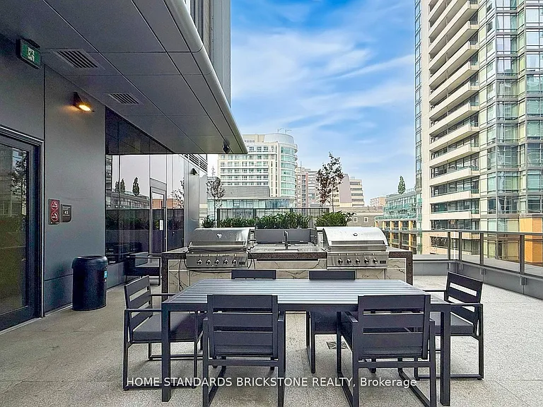 11 Yorkville Ave #6305 — Photo 39