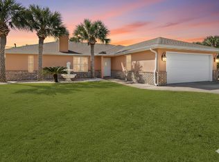 2145 Pepper Dr, Navarre, FL 32566