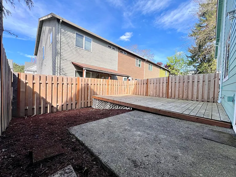 17853 SW Wakem St — Photo 21
