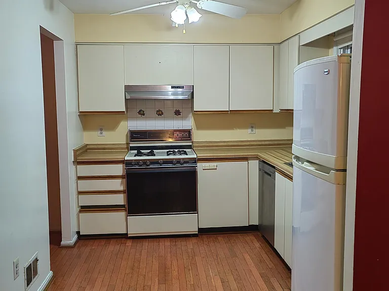 9510 Poplar Leaf Ct — Photo 7