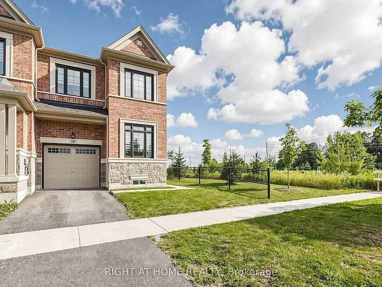 90 Laing Dr — Photo 3