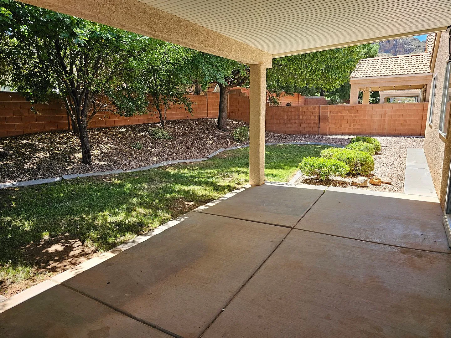 Small Pet Friendly 3 Bedroom Home — Photo 4