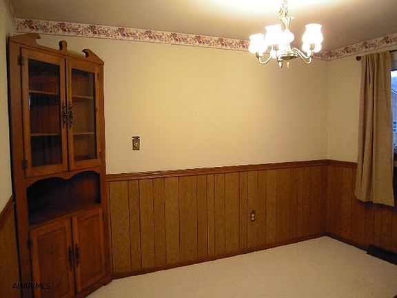 3rd image of 122 24th Ave