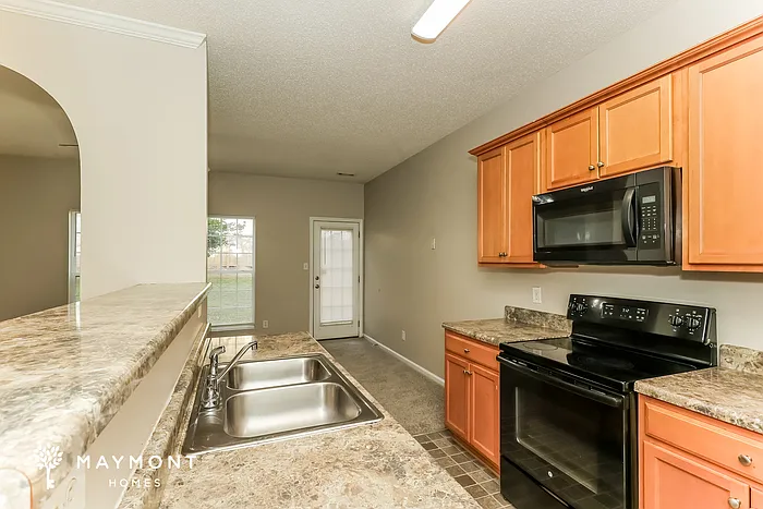 6540 Capitol Knl — Photo 9