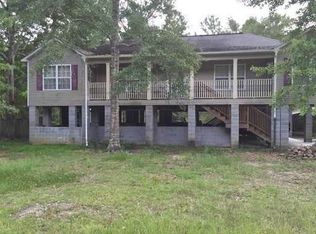 2415 Robertsdale Dr, Gautier, MS 39553
