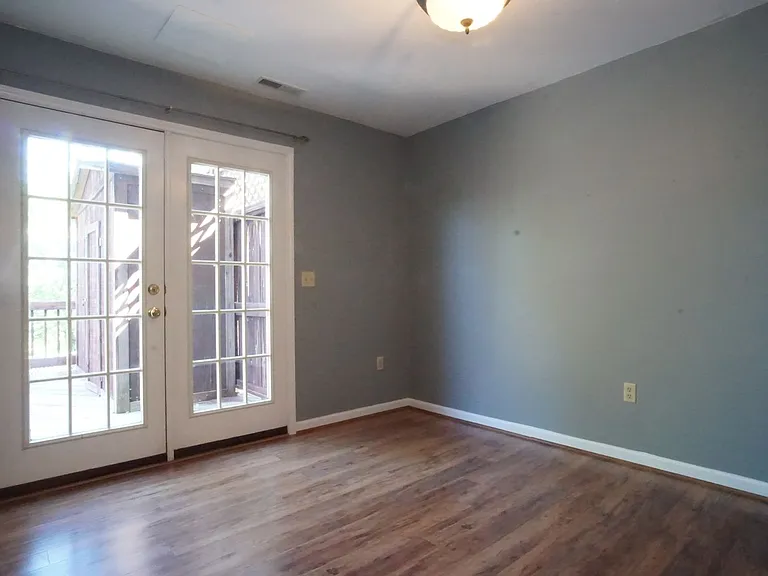 450 Wimmer St — Photo 6