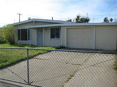 5640 47th Ave photo 1