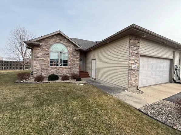 1328 N 10th St, Lake City, MN 55041