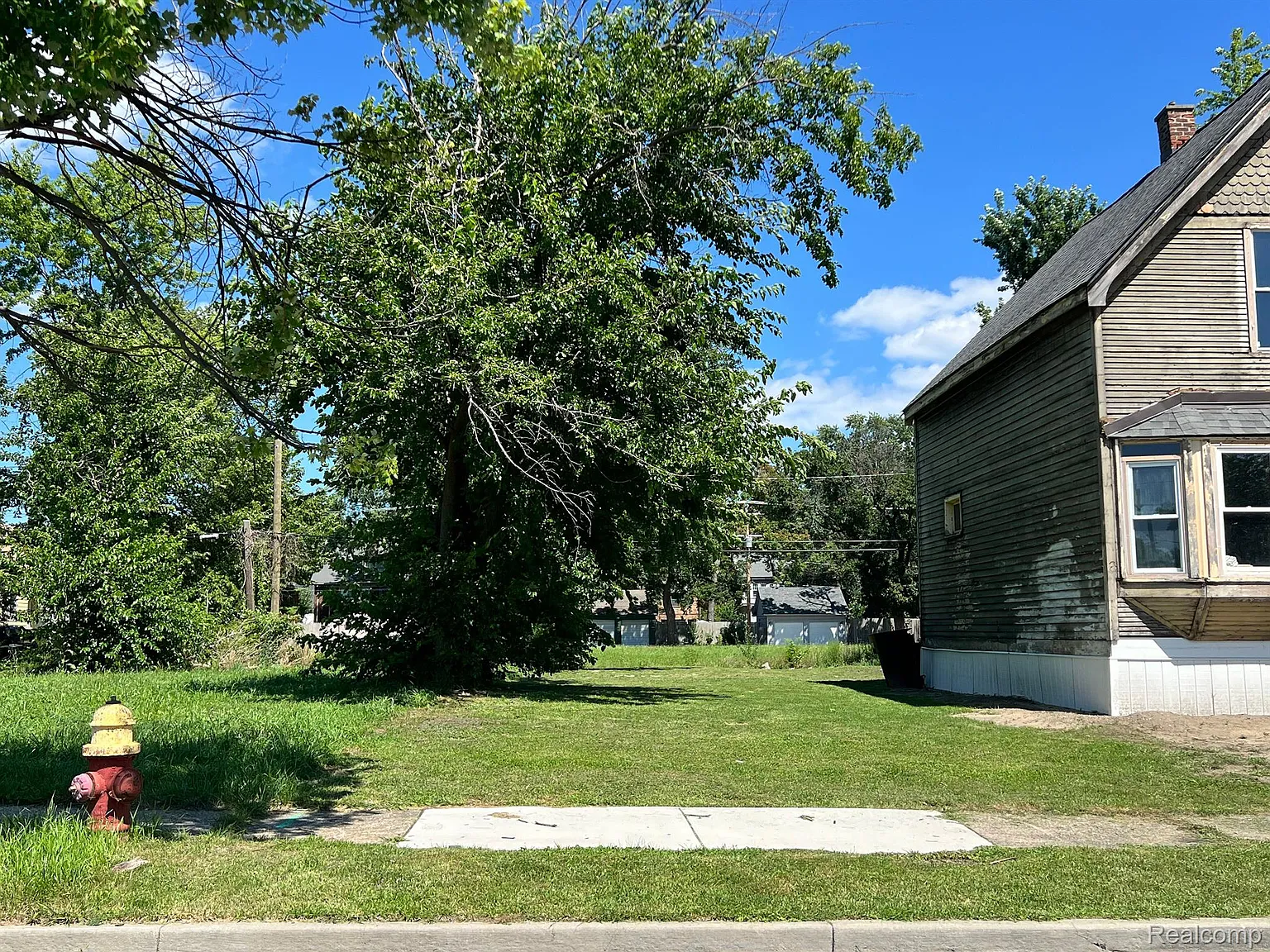 2496 Parker St photo 1