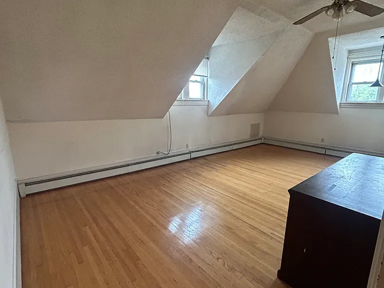 737 East Ave #10 — Photo 2