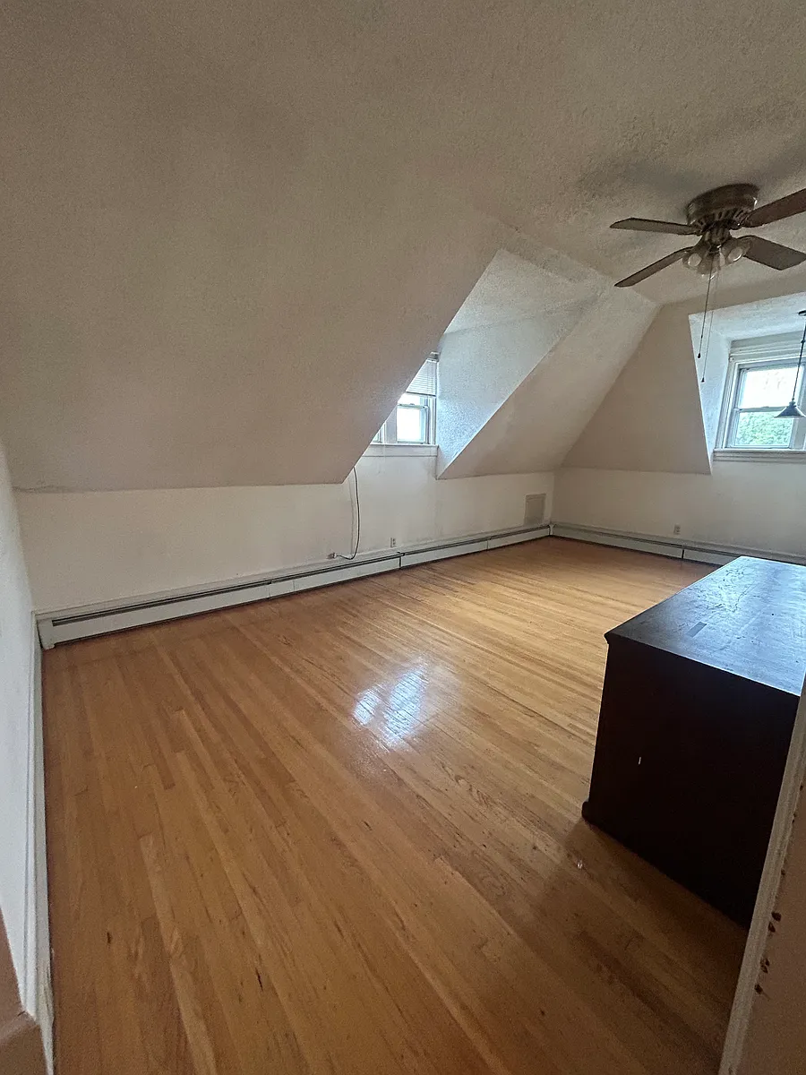 Building Photo - 737 East Ave #10