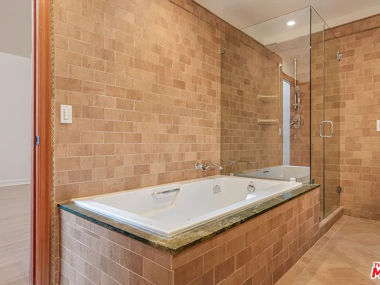 17309 Avenida De La Herradura — Photo 41