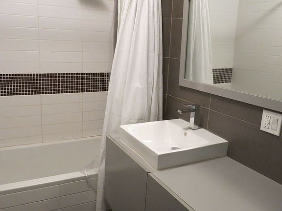 5th image of 183 Scholes St APT 2A